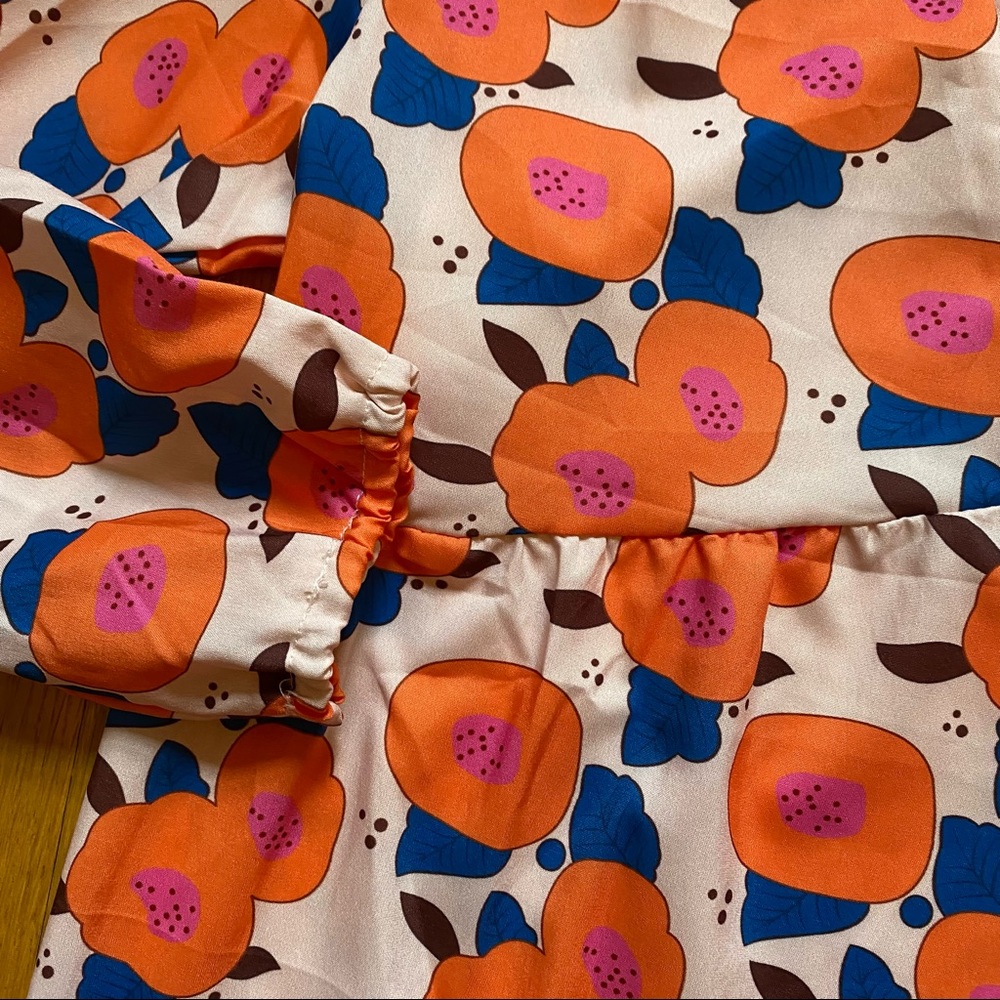 Small Peach Print Blouse - Picture 2 of 6